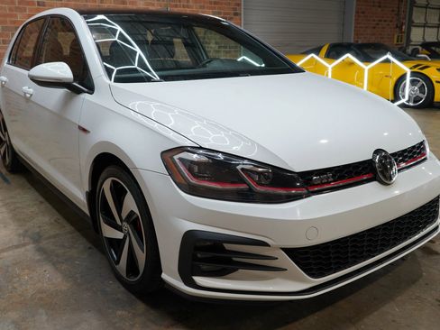 Used 2018 Volkswagen GTI SE w/ SE Leather Package FWD image 23