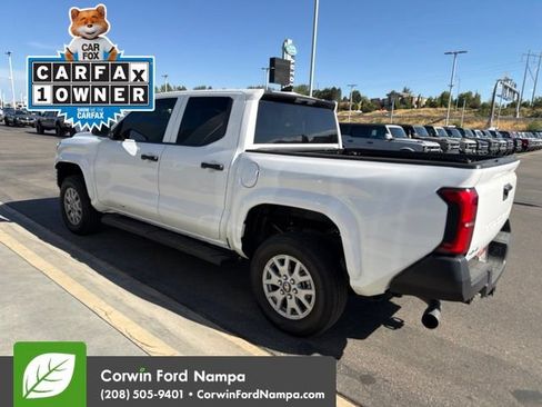 Used 2025 Toyota Tacoma SR AWD/4WD image 9
