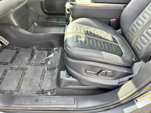 Used 2022 Rivian R1T Adventure image 22