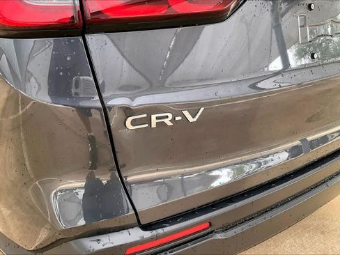 Used 2025 Honda CR-V LX image 11