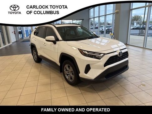 Used 2025 Toyota RAV4 XLE w/ Convenience Package image 5