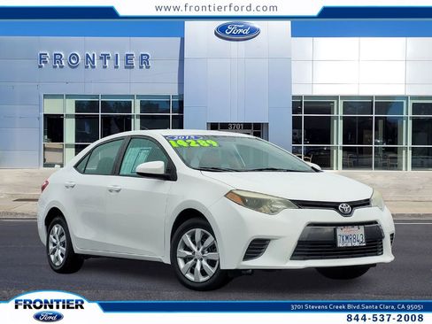 Used 2015 Toyota Corolla LE image 1