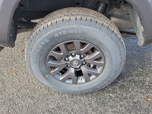 Used 2020 Toyota Tacoma SR5 image 37