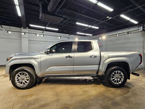 Certified 2025 Toyota Tacoma Limited AWD/4WD image 4