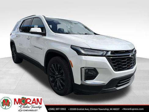 Used 2023 Chevrolet Traverse RS w/ LPO, Floor Liner Package AWD/4WD image 2