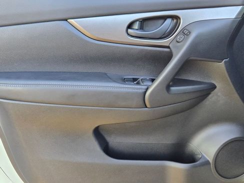 Used 2020 Nissan Rogue Sport S image 21