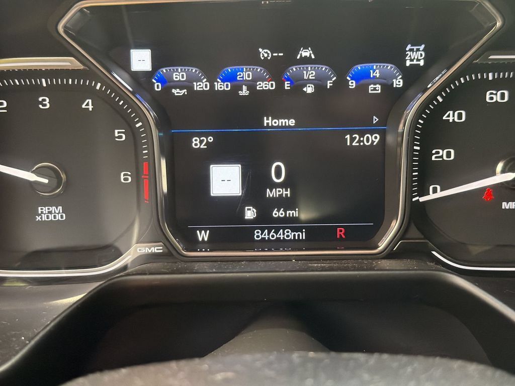 Used 2021 GMC Yukon AT4 w/ Rear Media and Nav Package AWD/4WD image 12