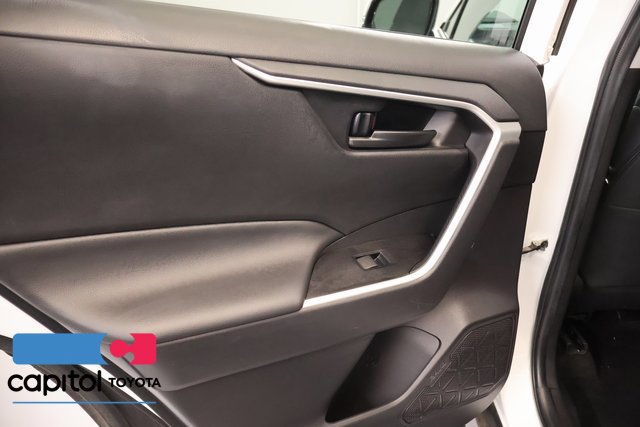 Used 2024 Toyota RAV4 LE AWD/4WD image 27