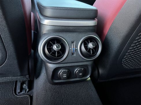 Used 2018 Kia Stinger GT1 image 25