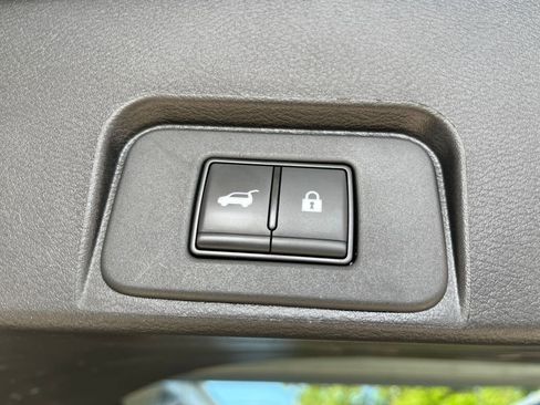 Used 2025 Nissan Rogue SV image 23