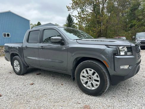 Used 2023 Nissan Frontier SV w/ SV Convenience Package image 2