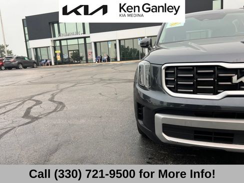 Certified 2024 Kia Telluride S w/ S Sunroof Package AWD/4WD image 18