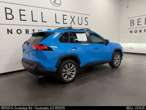 Used 2021 Toyota RAV4 XLE Premium FWD image 4