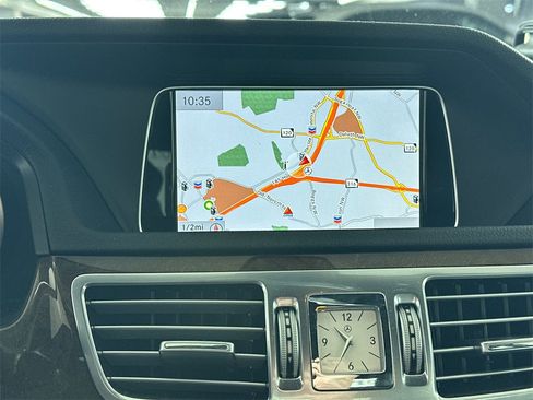 Used 2014 Mercedes-Benz E 350 4MATIC Sedan image 6