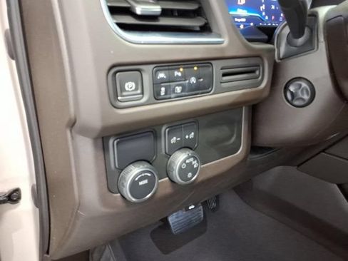 Used 2023 Chevrolet Tahoe LT w/ Luxury Package RWD image 16