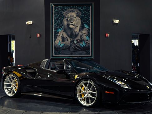 Used 2016 Ferrari 488 Spider RWD image 3