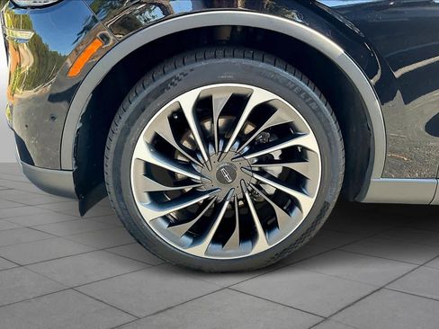 Used 2020 Lincoln Aviator Reserve w/ Equipment Group 202A image 9