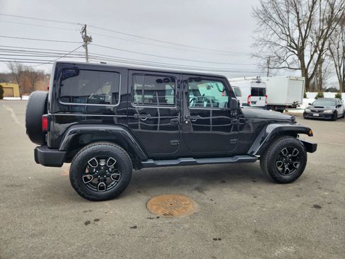 Used 2017 Jeep Wrangler Unlimited Sahara image 17