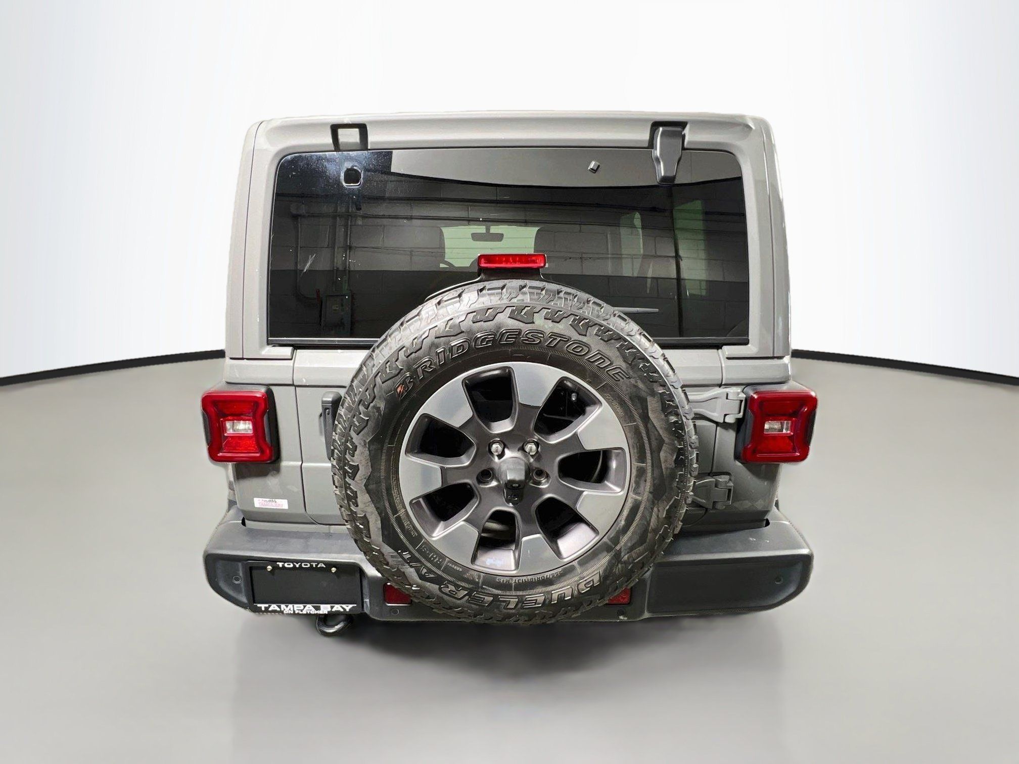 Used 2018 Jeep Wrangler Unlimited Sahara AWD/4WD image 6