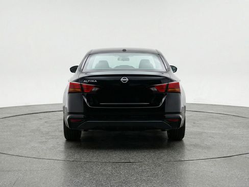 Used 2025 Nissan Altima 2.5 SV FWD image 7