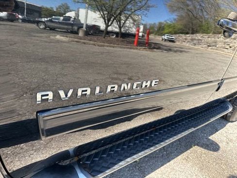 Used 2012 Chevrolet Avalanche LT w/ Suspension Package, Off-Road AWD/4WD image 11
