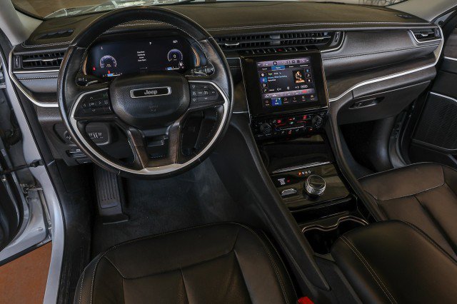 Used 2022 Jeep Grand Cherokee L Limited w/ Black Appearance Package AWD/4WD image 22