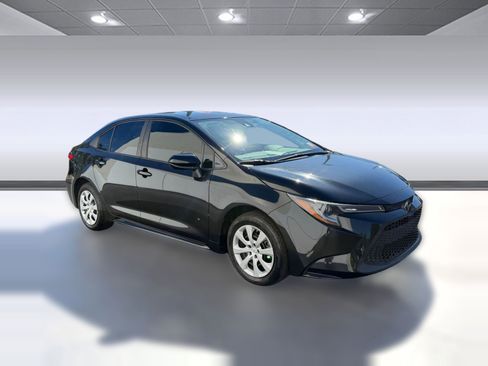 Certified 2022 Toyota Corolla LE image 7