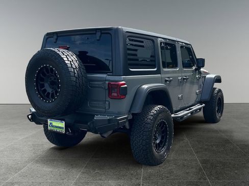 Used 2018 Jeep Wrangler Unlimited Rubicon AWD/4WD image 10