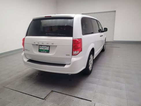 Used 2019 Dodge Grand Caravan SE w/ UConnect Hands-Free Group FWD image 7