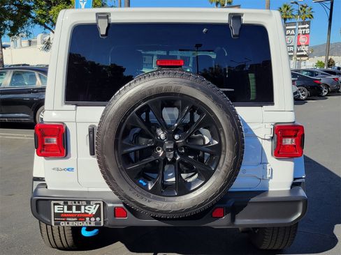 Used 2023 Jeep Wrangler Sahara image 29