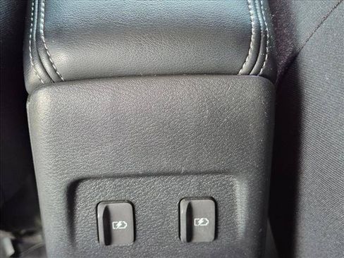 Used 2022 Nissan Kicks SR FWD image 15
