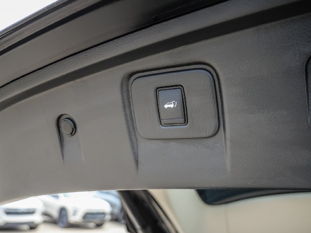 Used 2020 Nissan Murano SL w/ Moonroof Package FWD image 14