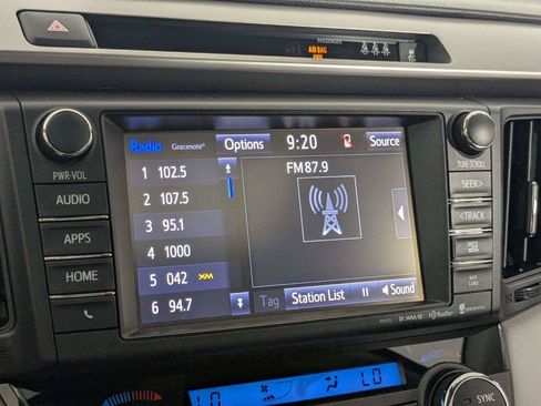 Used 2018 Toyota RAV4 XLE FWD image 22