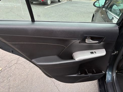 Used 2013 Toyota Camry SE w/ Leather Pkg image 16