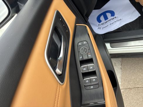 Used 2023 Nissan Rogue Platinum w/ Platinum Premium Package image 15