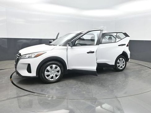 Used 2023 Nissan Kicks S FWD image 35