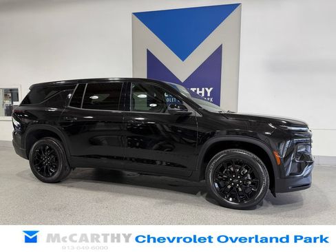 Used 2024 Chevrolet Traverse LS w/ Midnight/Sport Edition FWD image 3
