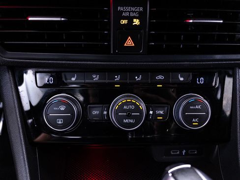 Used 2020 Volkswagen Jetta GLI FWD image 24
