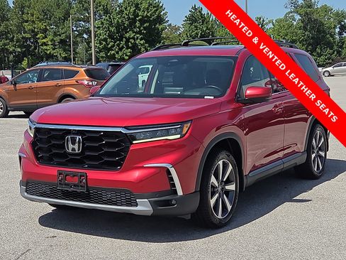Used 2023 Honda Pilot Elite image 2