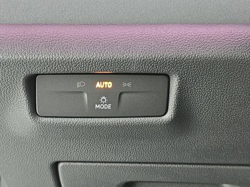 New 2026 Volkswagen Tiguan SE image 26