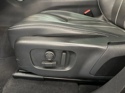 Used 2021 Land Rover Range Rover Velar R-Dynamic S image 17