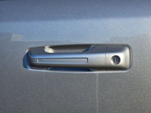 Used 2025 RAM 1500 Laramie image 13