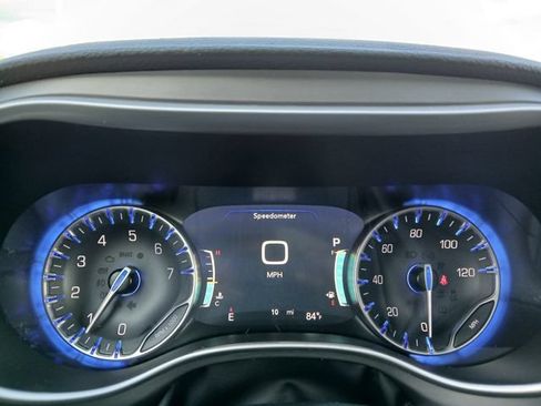 New 2027 Chrysler Pacifica Limited AWD/4WD image 25