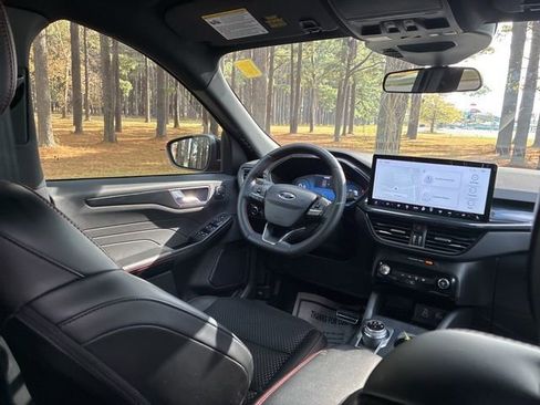 Used 2024 Ford Escape ST-Line Select w/ Tech Pack #2 image 25