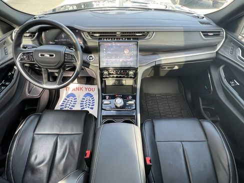 Used 2022 Jeep Grand Cherokee Overland w/ Luxury Tech Group IV image 2