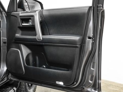 Used 2022 Toyota 4Runner SR5 Premium w/ Moonroof Package image 43