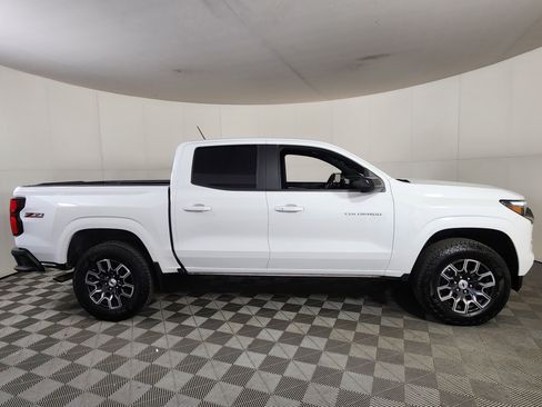 Used 2023 Chevrolet Colorado Z71 AWD/4WD image 8