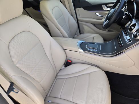 Used 2021 Mercedes-Benz GLC 300 4MATIC image 10