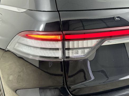 Used 2020 Lincoln Aviator Black Label Grand Touring w/ Class IV Trailer Tow Package AWD/4WD image 13