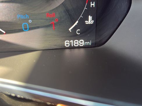 Used 2025 GMC Canyon AT4 w/ AT4 Premium Package image 25